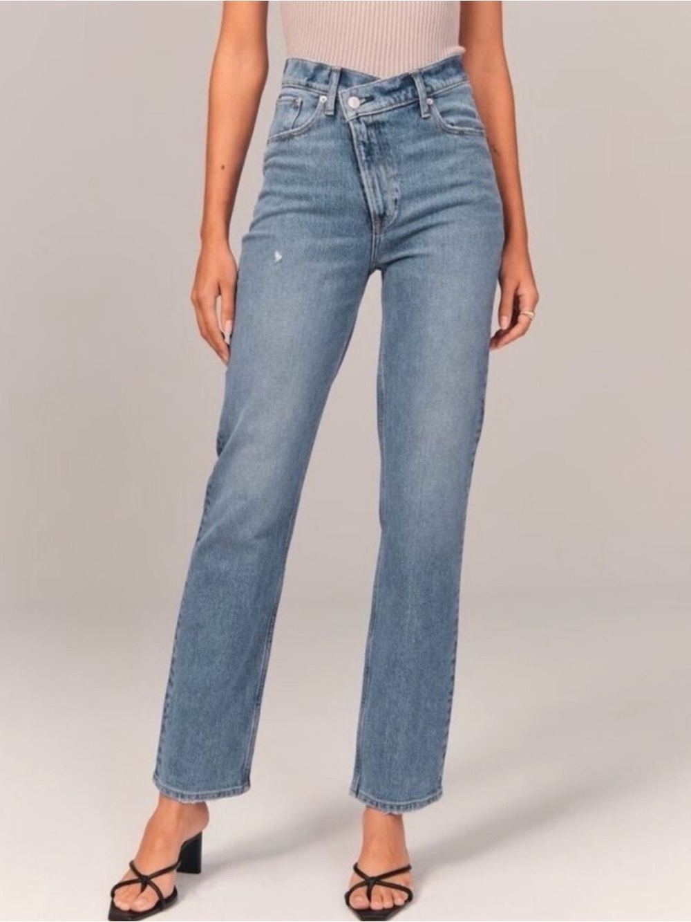 Abercrombie & Fitch The 90s Straight Ultra High Rise Jean Crisscross waist‎ 29